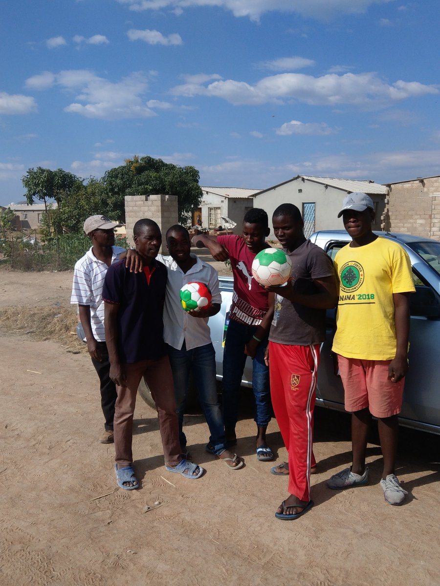 FJCZIM's tweet photo. We are the people! Yithi abantu bakhona! Tisu vanhu vacho! https://t.co/vlClwyn3s9