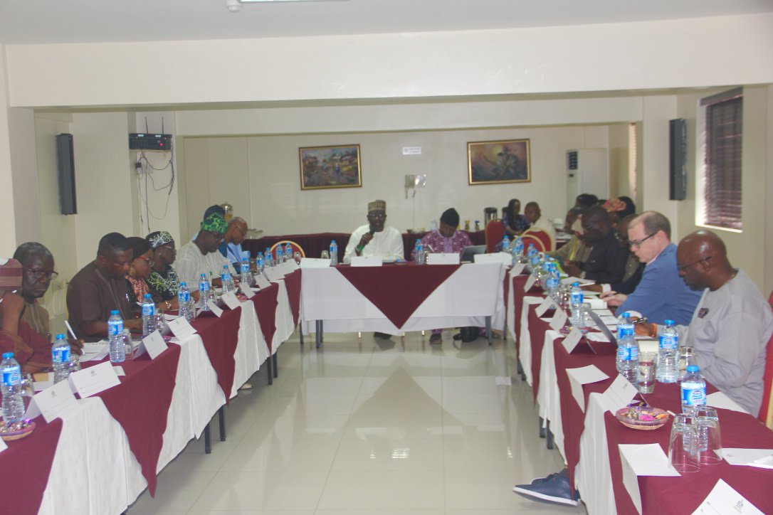nbcgovng's tweet photo. NBC is meeting with the DSO Signal Distributors, Pinnacle Communications Ltd, the Integrated Television Services &amp; the DSO Technical partners, Inview Nigeria, @ BON Hotels, Abuja, to review the current DSO transmission status.........https://t.co/a83JGkXOrJ https://t.co/Ipftp9GyBS