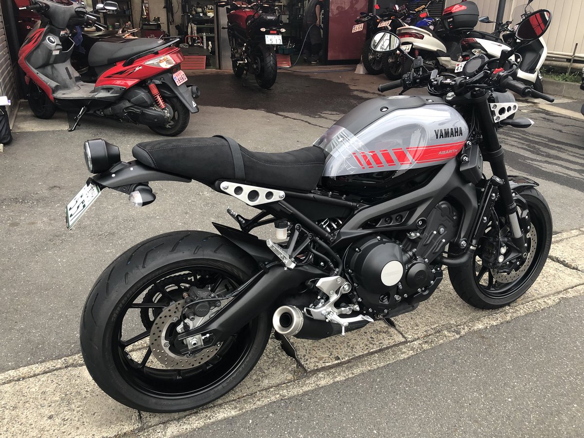 Sakuchan در توییتر Xsr900アバルトレプリカのハンドルをスワローにしてメーター位置を下げてみたらなかなかまとまった あとはカウルをどう付けるか