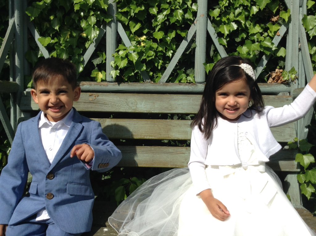 DerbyEarlyYears's tweet photo. Royal Wedding celebrations today @DerbyEarlyYears 💚🌱 #royalwedding #princes & #princessess 👰🏽👮🏼 https://t.co/tKCST8Lmfi
