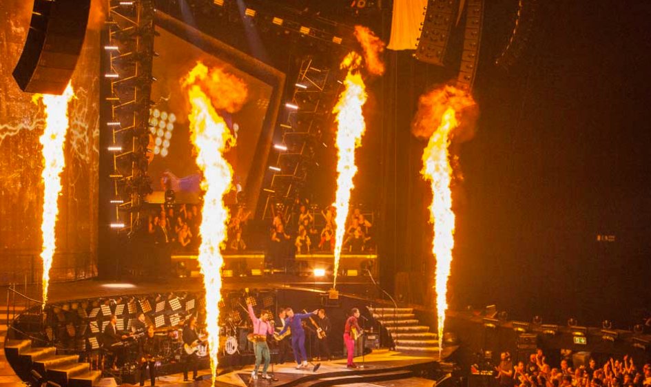 🔥😘😍#FridayFlames <a href="/BiffyClyro/">Biffy Clyro</a> <a href="/OzzyOsbourne/">Ozzy Osbourne</a> <a href="/BlackSabbath/">BlackSabbath</a> <a href="/takethat/">Take That</a> 
#FridayFeeIing 😍😘🔥