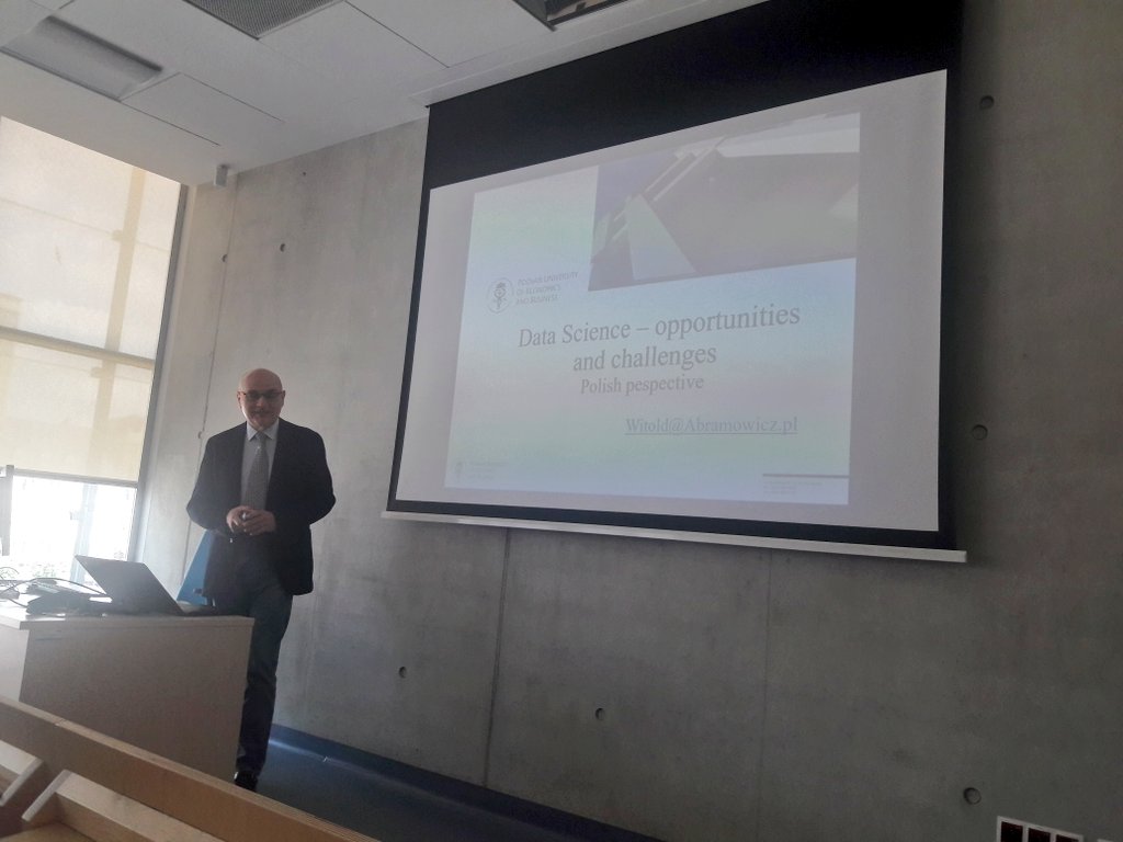 dbpedia's tweet photo. Opportunities and Challenges about Data Science by Prof. Abramowicz @UEwP @DBpediaPL @InfAI_eV #DBpediaPL #Poznan https://t.co/IJ1khq3KiG https://t.co/9SMRb9sKGC