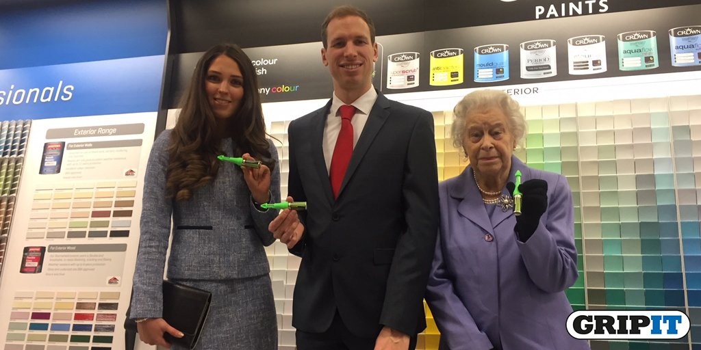 Last minute gift for the #RoyalWedding, Ma'am? OK, these guys aren't the real deal but our Marxman marking tool is! 

Mark drilling points on any surface with one simple press - perfect for all building, plumbing &amp; DIY jobs: ow.ly/r1zm30jH9hz