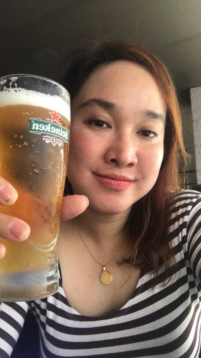 KC0168's tweet photo. Finally experience going solo in a bar and lovin’ every minute of it. Time alone is freakin’ great. It’s the bomb! 🍻 https://t.co/7EHtjbfqzy