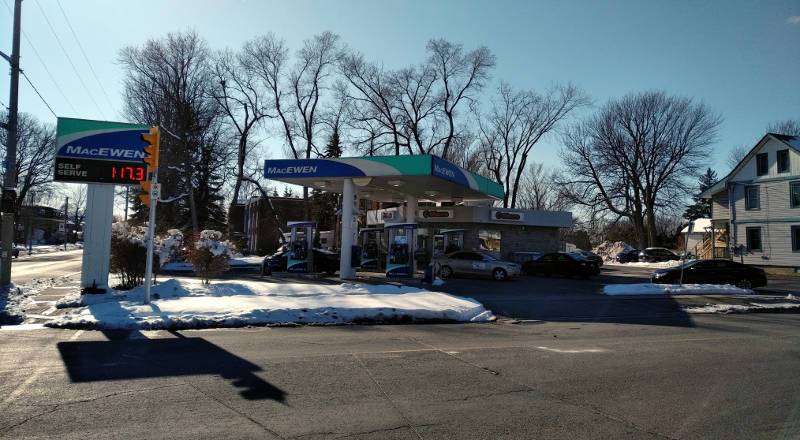 Gas station robber sentence delayed two weeks #CornwallON #court cornwallnewswatch.com/2018/05/18/gas… https://t.co/1ym5FKvrhA