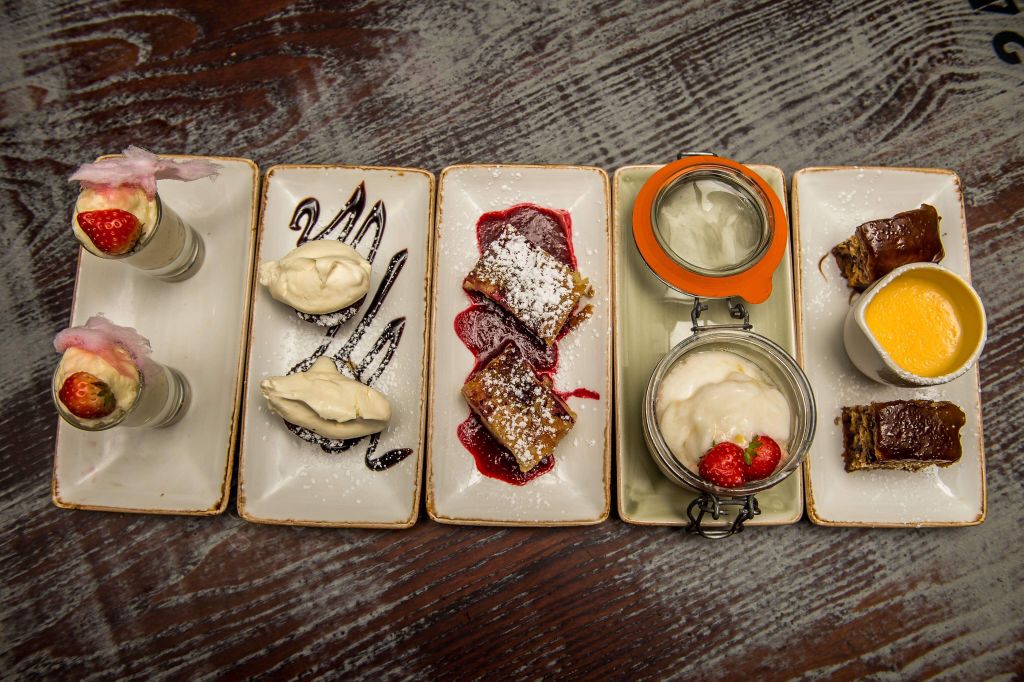 Why not sweeten up your day with some great Slug and Lettuce Desserts? 

Choose any three desserts for £7!

#DailyDeals #Sweet #Pudding #desserts