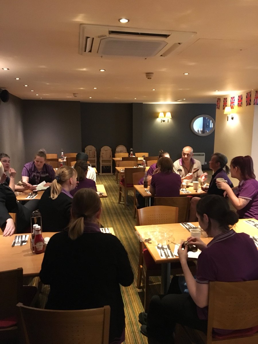 Friday Treat for my fantastic team, cakes, coffee &amp; Ice-Cream. #brilliantconversation <a href="/AndyFr4ncis/">AndyFr4ncis</a> <a href="/hutch1979/">vicky hutchins</a> @WYBorn_Bred