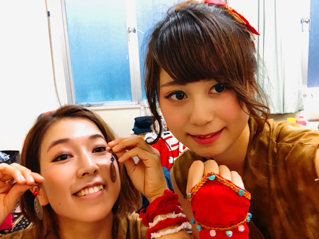 chisatokumei's tweet photo. 頼もしい九蘭一味
多分一味の中で1番難しい役やったと思う雪をしっかりものにしてた雪役るなちゃん
姉御！大人の女！銃くるくるが決まってた静役しっかり者さぶちゃん
豪快で豪傑！な殺陣シーンと静へのストレートさが印象的な劉役真生くん
悩んでめっちゃ頑張ってた同い歳 黄役のぴろきくん
#紅の旗 https://t.co/zByizJlSKs