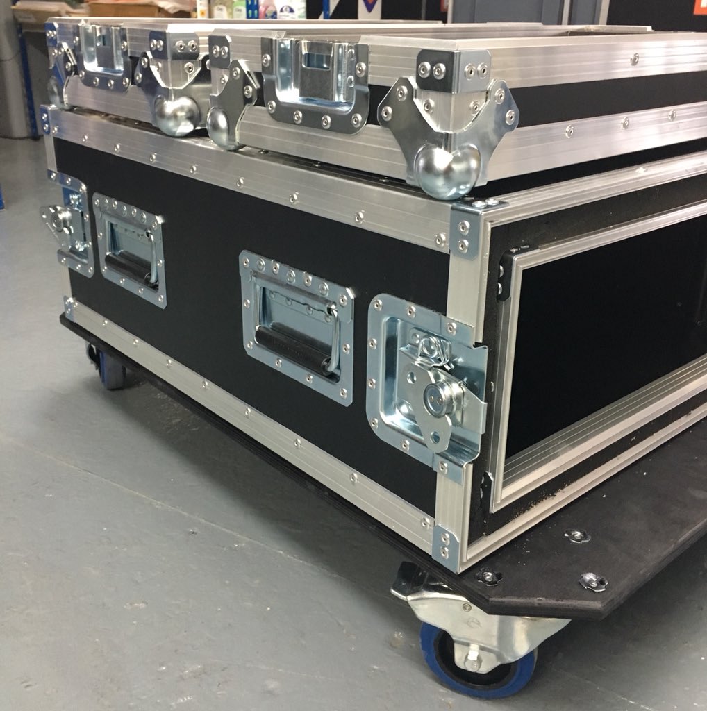 FulcrumProjects's tweet image. Smart new cases for our rack mounted UPS units #power #ups #events 👌🏼