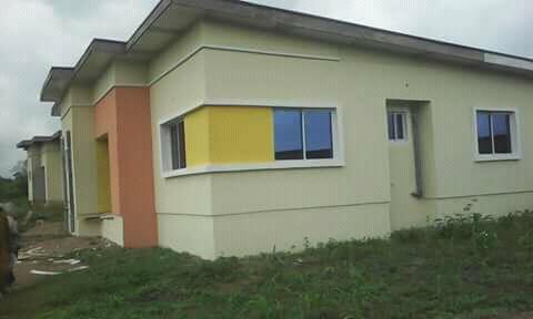 Thomas_mac77's tweet photo. Why rent when you can own your owe 2bedroom apartment at MOwe Ofada with just 250k and spread the remaining balance for good 36month. Call 08068123232 , 09093839591. https://t.co/vnVOkUhetg