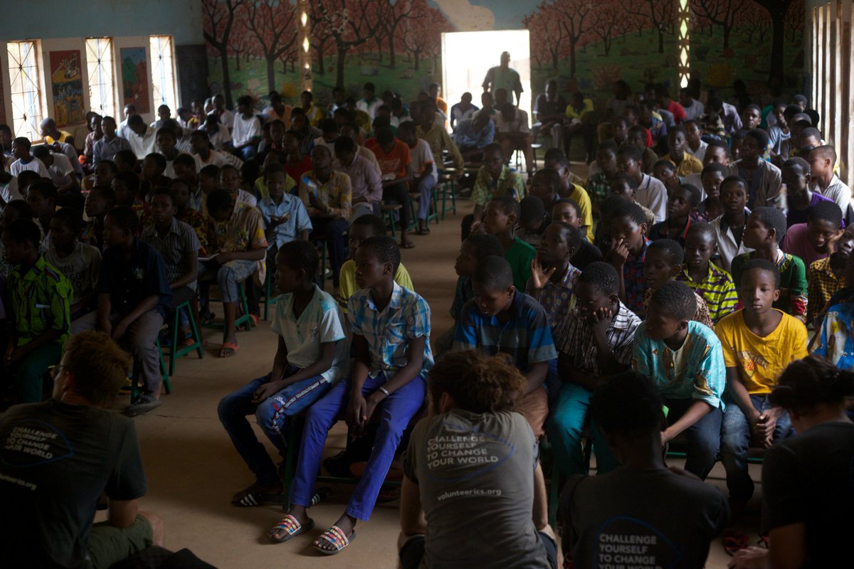 HSBPabre's tweet photo. The ICS volunteers organised a conference at Pétit Séminaire, it was lead by Mr. Alfred Ouedraogo. The topic was regarding people living with disabilities and their rights in Burkina Faso. We reached a total of 200 people! 😀#disabilityisnotinability #ICS #internationalservice https://t.co/T7nEW48tBK