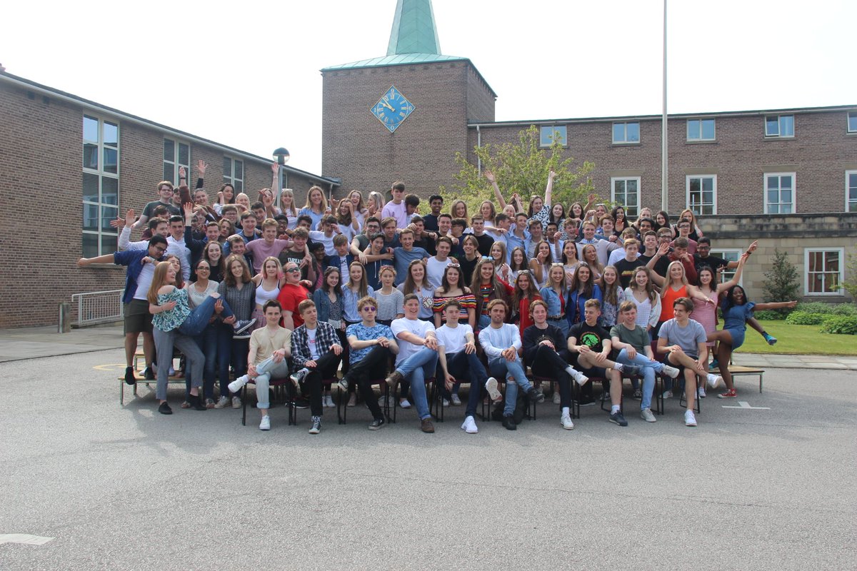 kingschester's tweet photo. The eagle-eyed among you may be able to spot the difference! #LeaversDay https://t.co/gNAAkyQYm6