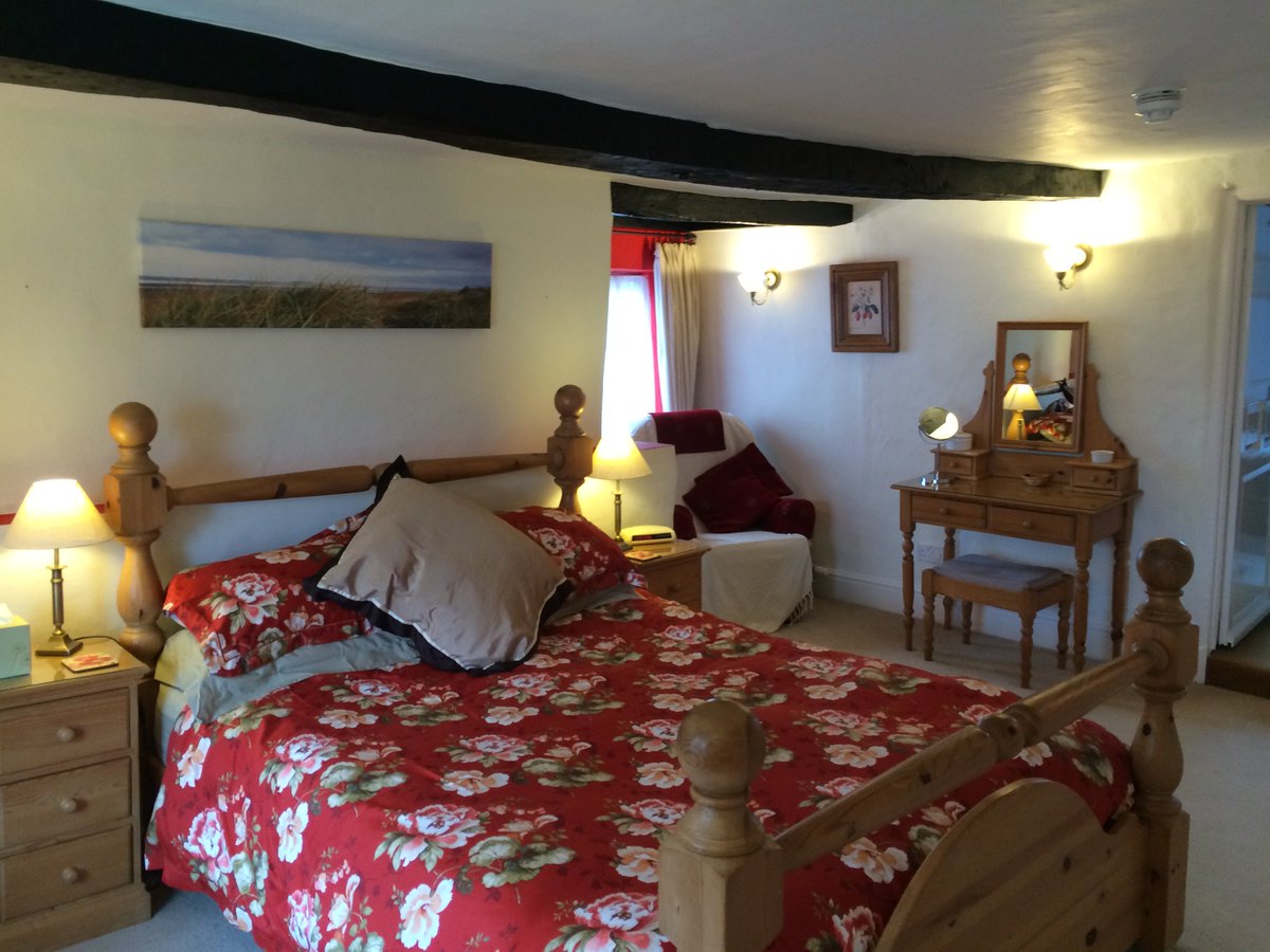 YewTreeBerrow's tweet photo. #Going to Cornwall #Going to Devon get a head start stay with us rooms available 25th May https://t.co/bWqgVVIEnW