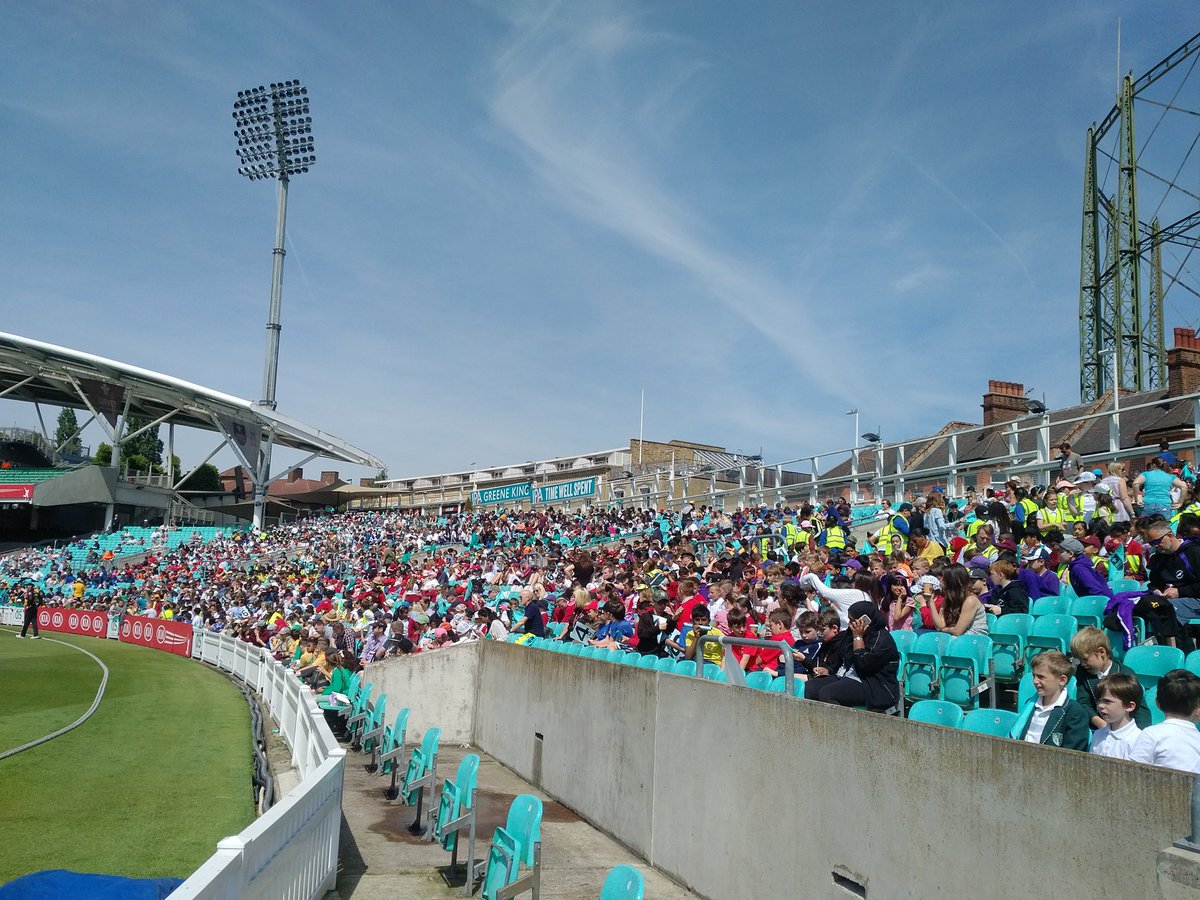 Great to see so many kids in a the Kia Oval to watch @surreycricket v @SomersetCCC on #schoolsday.