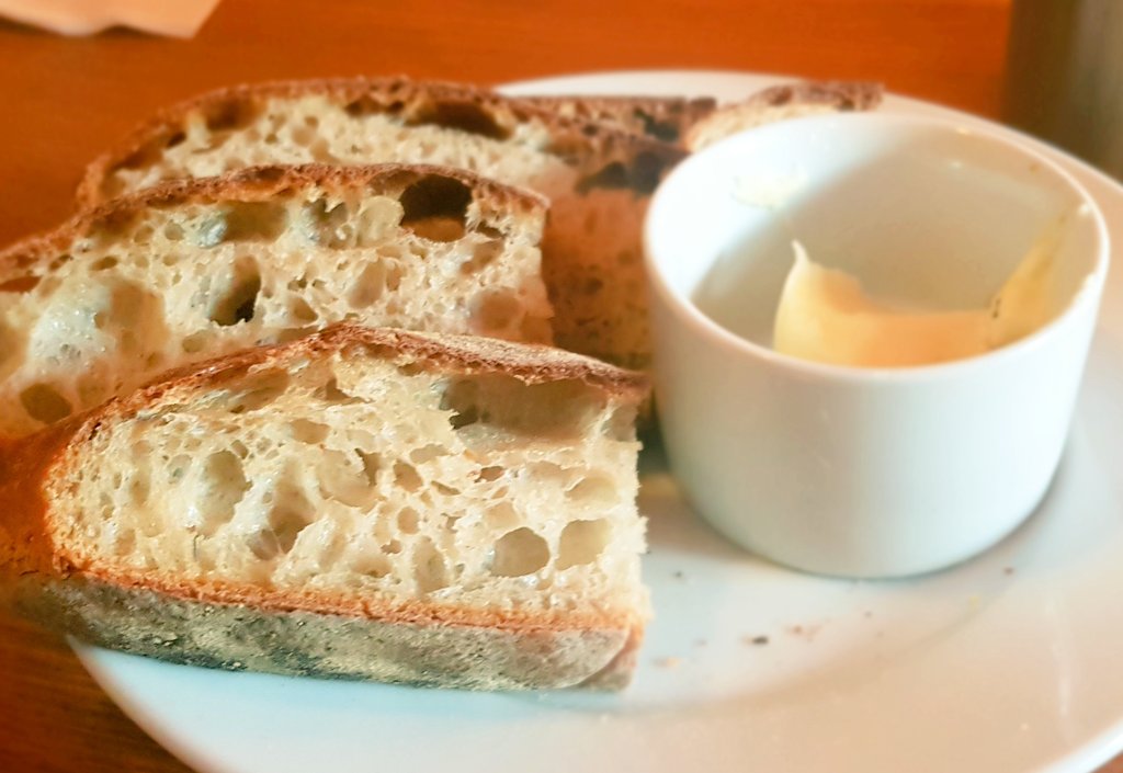 This <a href="/roops_leeds/">ROOPS</a> bread = splendid stuff.