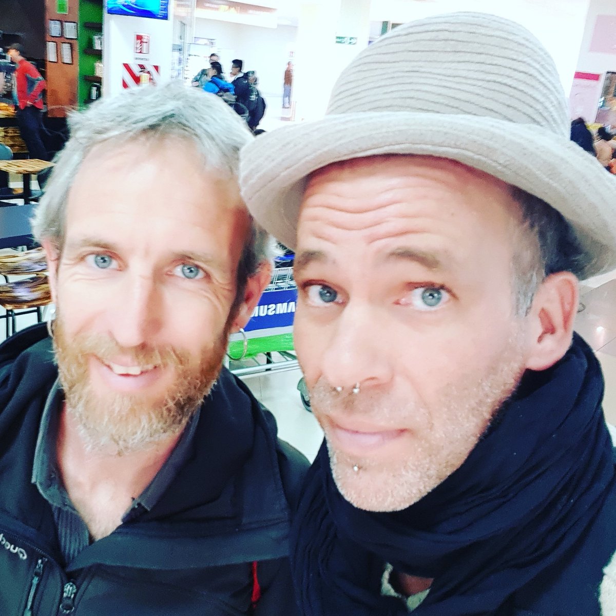 totiroger's tweet photo. ARRIBATS a La Paz #Bolivia.

"Simplement es tracta de mirar tot des del costat possible. Sentir que res ni ningú et deté i que tot el que vulguis fer ho pots fer. No hi ha impossibles i el més important és visualitzar-te en que estàs on vols estar i que aquest és el teu camí. https://t.co/74mbwXM9bS