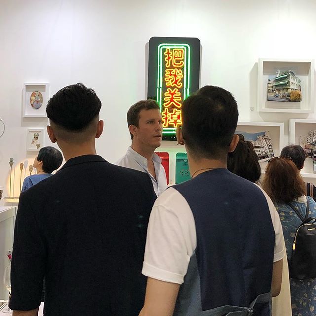 Gaud_Sculpture's tweet photo. #AAF #AAF HK #Hongkong #affordableartfairhk #art @gaud_sculpture #gaud #sculpture #neon #switchmeoff @affordableartfairhk https://t.co/QCNhuWfCsI
