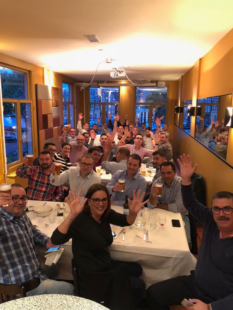 Roldan_Netya's tweet photo. Nuestro equipo comercial @Roldan_Netya está en Amsterdam visitando Issa Interclean 2018, donde se presentan las últimas novedades del mundo de la limpieza.
Prometemos traer las mejores soluciones para nuestros clientes!!
#ISSAInterclean #interclean2018 #interclean #ISSA #cleaning https://t.co/vBYlxcaIXr