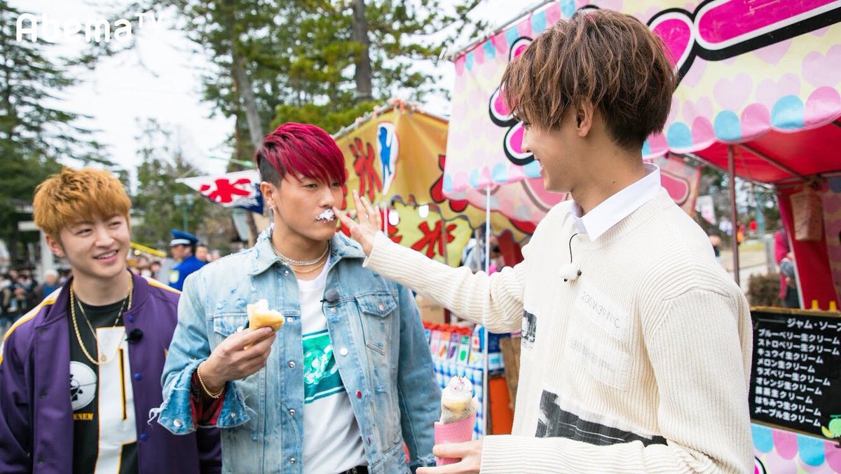 gene_kou's tweet photo. 💛#涼太と裕太のイチャラブ💙

今週から #GENE高 山形編✨
お花見スポットを探して『松が岬公園』へ❣

屋台発見👀
さっそくクレープを買って食べているメンバーの中で、涼太と裕太がなにやら…😍
涼太の優しさにドキドキしちゃいそう💘

番組ページでもオフショットを公開中👉https://t.co/iv7Bwz8HnC https://t.co/K95wSawQ0J
