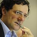 BenecomuneNet's tweet photo. Becchetti: "La vera finanza creativa è quella che risolve i problemi dei cittadini. Banche cooperative e di territorio, fondi etici, banche etiche, microfinanza sono strumenti capaci di aumentare la generatività della finanza al servizio del bene comune" > https://t.co/rnaEX4Y1aK https://t.co/r2JBhQBfN7