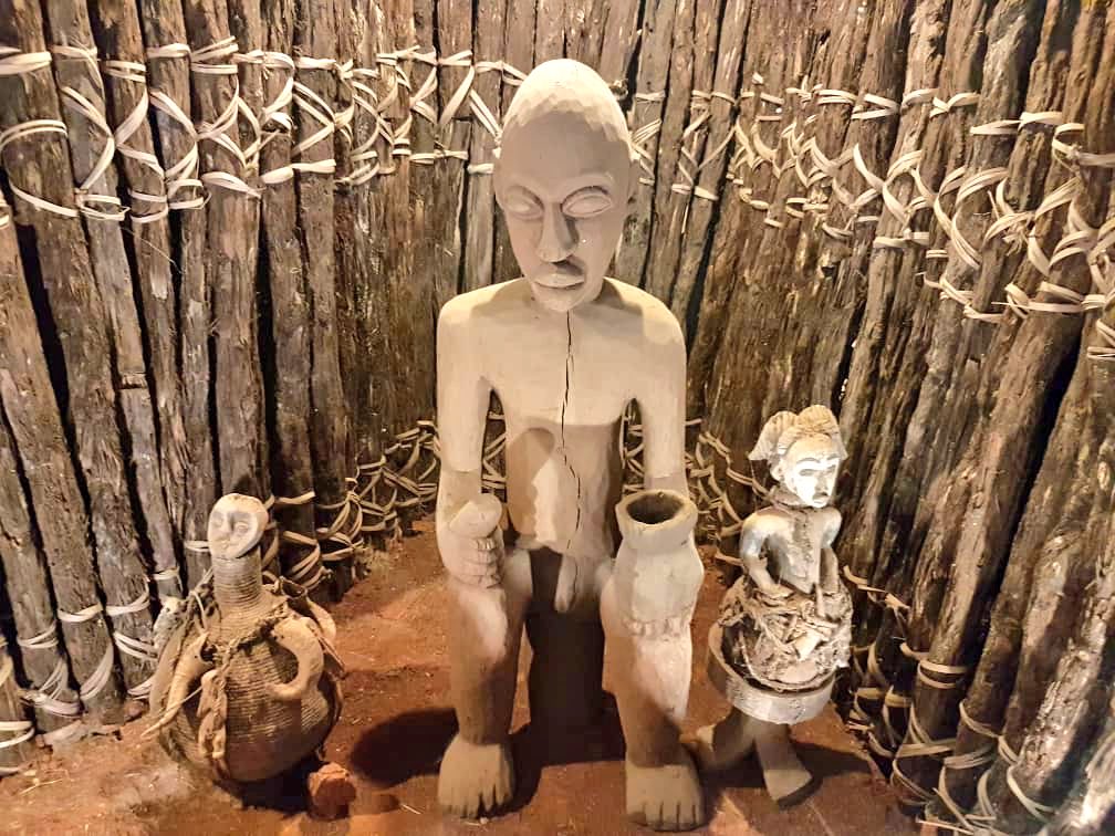 G_Thibault_Fr's tweet photo. Sur la route des chefferies, magnifique musée récemment inauguré à Bapa dans l’Ouest du 
#Cameroun #Kmertour #patrimoine https://t.co/KS0DL3rGhv
