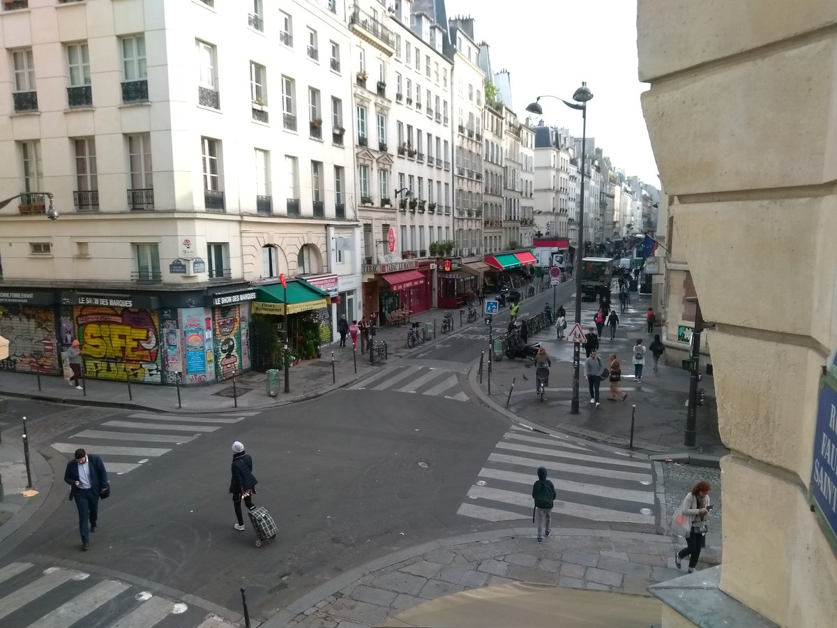 wt_lambert's tweet photo. Waking up in Paris ready to go Joomla day France 🇫🇷 @timhergty @theboldafrican @startupcompound @techjoomla https://t.co/JtQYMqPlwo