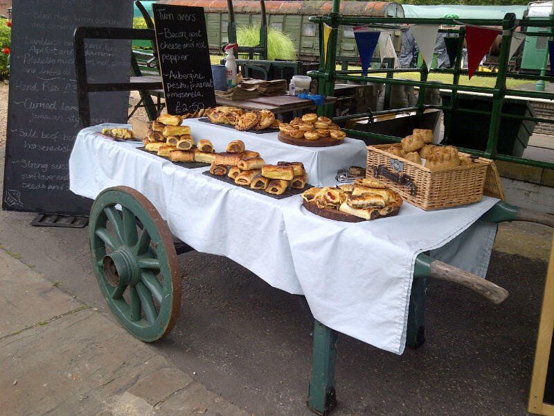 Riverside_brew's tweet image. Forecast for the 2nd Adur Valley Beer Walk 26th May looking good for a #ramble with a pint of Rambling Monarch or Steyning Stinker from @Riverside_brew with a pie from @PodgyPieman head to the Castle Inn, Bramber for a pint of Beeding Best then on via 7 more pubs to @adur_brewery