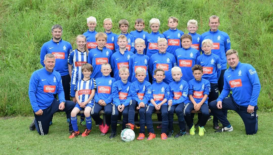 quitte74's tweet photo. Next stop Haderslev Cup med de hvalpe her - 3 dage med bold, sjov og ballade #haderslevcup https://t.co/bMkGwxXLiX