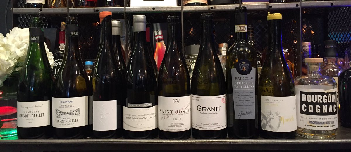LaNewCave's tweet photo. Dîner privé organisé hier par #vintegraal à #lanewcave . Fierté de servir ces sublimes vins #diner #paris #evenement https://t.co/tR8xaZHViR