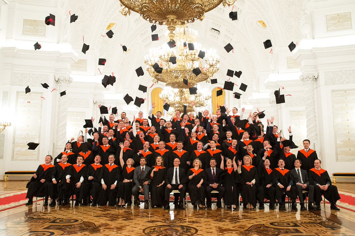 VVPoletaev's tweet photo. Поздравляю своих товарищей по курсу развития кадрового управленческого резерва с назначением на высокие государственные должности! Министра строительства и ЖКХ РФ В. Якушева, министра науки и высшего образования РФ М. Котюкова и министра транспорта РФ Е. Дитриха! Успехов! https://t.co/sndXi5MzTt