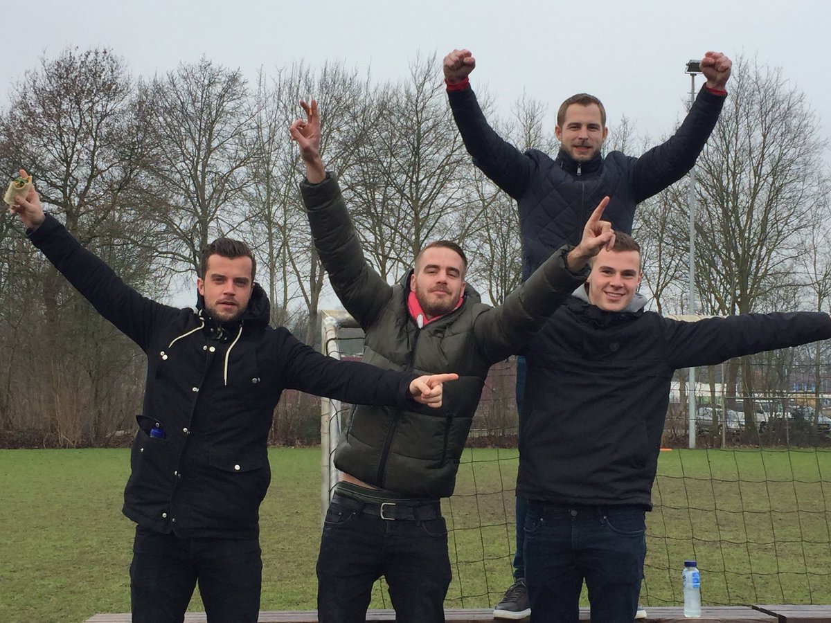 Morgen de kraker tegen <a href="/Noordscheschut2/">VV Noordscheschut 2</a>. Lukt het om de koppositie te veroveren? Ga naar onze Facebookpagina en voorspel de uitslag, maar vooral: kom naar het sportpark en schreeuw onze jongens naar de overwinning. Aftrap: 11.45 uur! 🔴⚪️👊