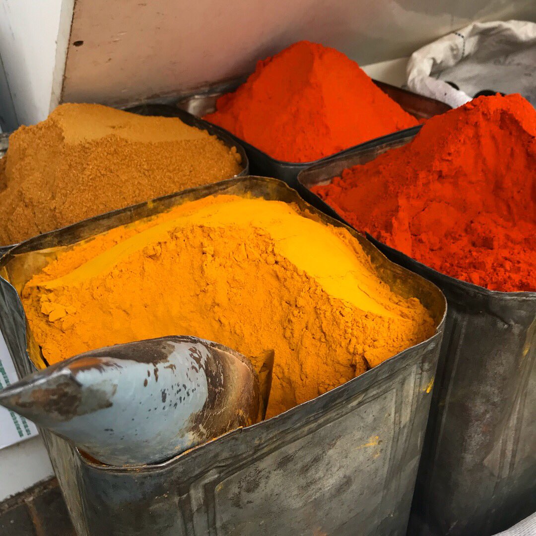 LinkieMarais's tweet photo. Still dreaming about the spice market we hit in #bahrain !! 🔪
#livinglinkiestyle #messlords #navyentertainment #middleeast #spices #chefsdream https://t.co/VWDs94gflh