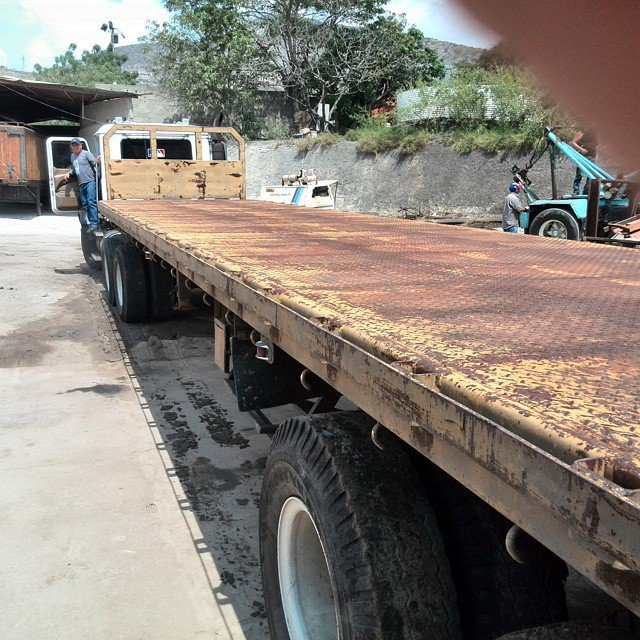 TLremolques's tweet photo. Nos dedicamos a la Fabricación y reparación de equipos de Transporte de Carga Pesada y Estructuras Metálicas de excelente calidad, adaptándonos a las necesidades del cliente, diseñando y desarrollando equipos según sus requerimientos. https://t.co/Pg7g17cSE2