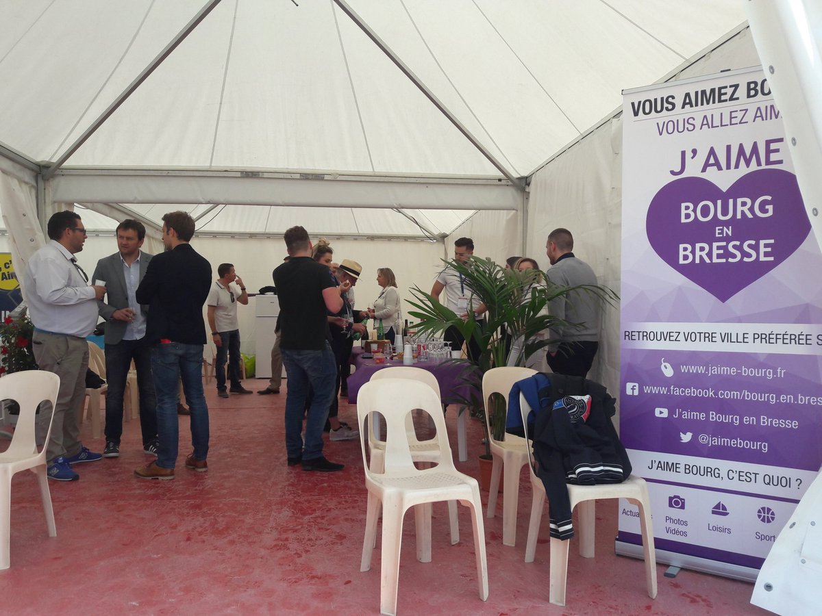 J'aime Bourg est présent au <a href="/JumpingBourg/">JumpingBourg</a> ce vendredi ! Un bel événement qui fait bouger la ville.
#BourgEnBresse #jumpingbourg