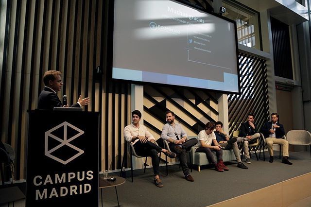 Fashionbiz20's tweet image. #ecommfashion módulo #Ecommerce @isaacbosch Ceo &amp;amp; Founder #ecomm360 entrevista a @pilatusbrand @bluebananabrand @morrisonshoes @carabelamadrid @thecoolcactus_es @cohnquer 
Contamos con todos en septiembre #fashionstartupawards mejor #fashionecommerce #fa… ift.tt/2v4A0ah