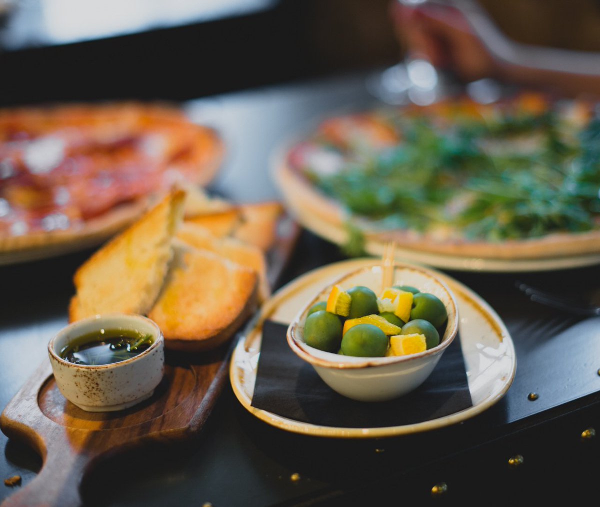 ItalianVenerdi's tweet image. Do you love delicious Italian food? Comment Yes/No

Delicious Italian food by Venerdi. Dine in, collect or we will deliver visit us at bit.ly/bestpizzae5 or call 0208 533 1902 
 
#venerdirestaurant #deliciousfood #pizzeria #Italianfood #cuisine #mydailymeal #dinein #dinner