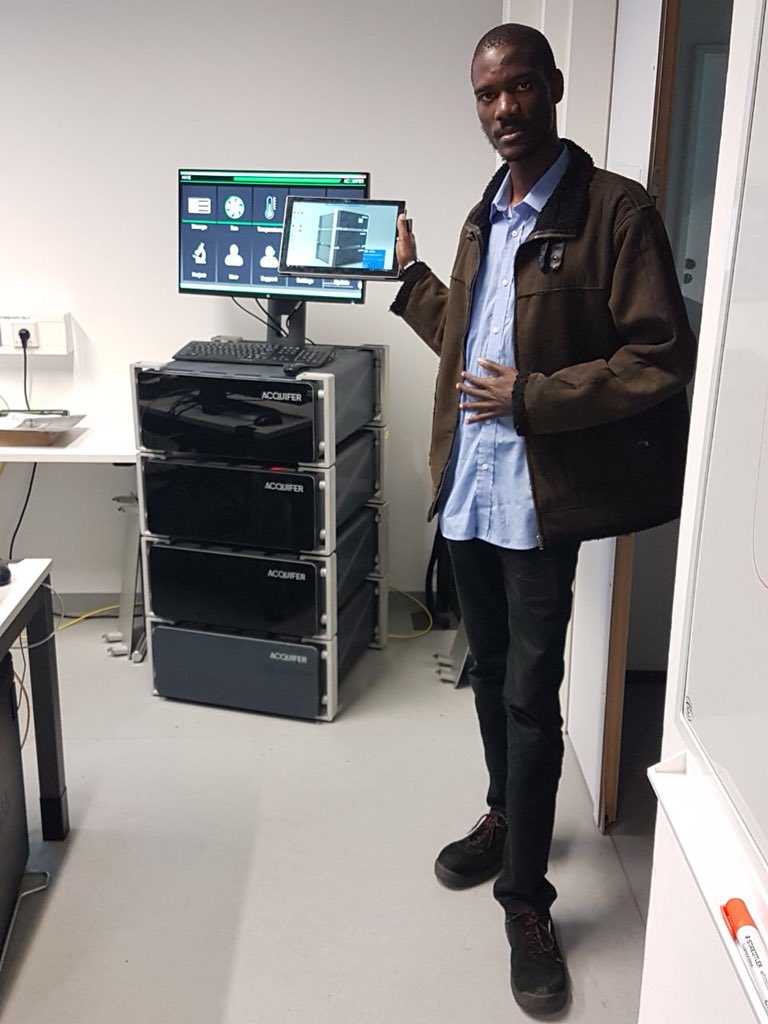 myacquifer's tweet photo. Remote image processing nowadays. Central #HIVE and tablet PC. #noDesktop @kidi_wa_logha https://t.co/Ydkw4QKaC1