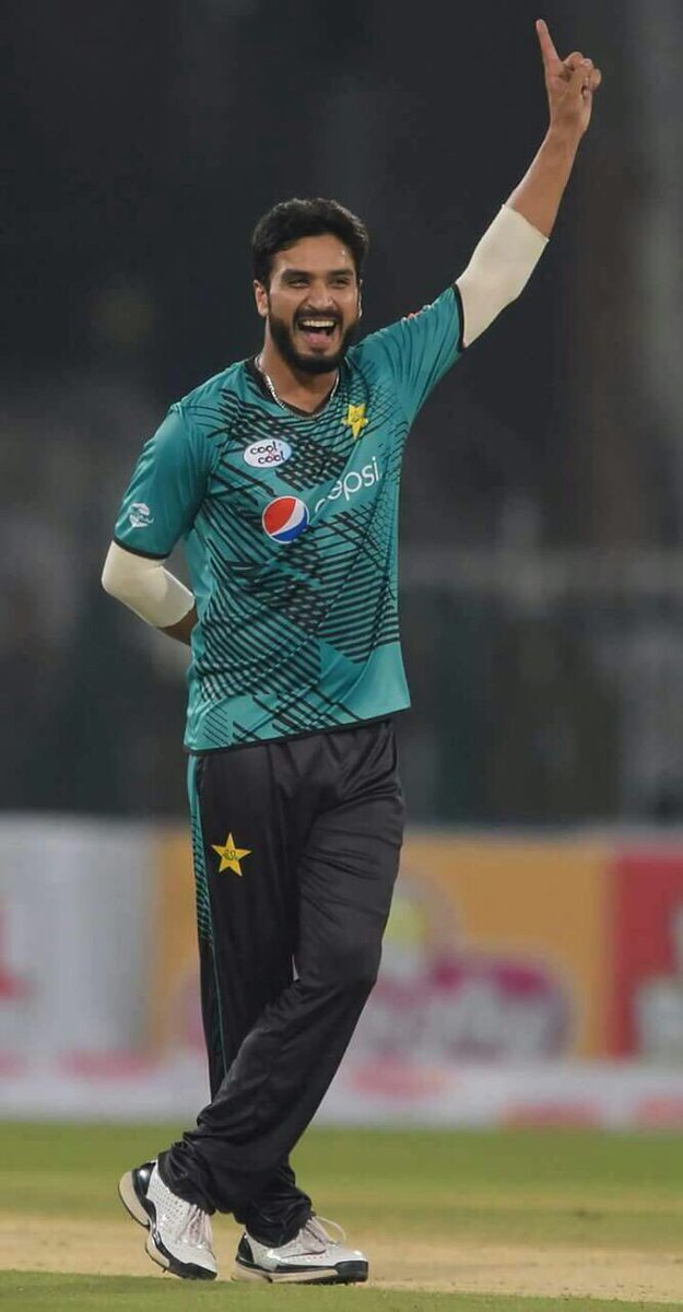 AmKinzaSyed's tweet photo. آج بہت خوش ہوں #رومان #رئیس نے DM# میں جواب دیے دیا
Thank you soo much @rummanraees15 https://t.co/5k2AvtntOL