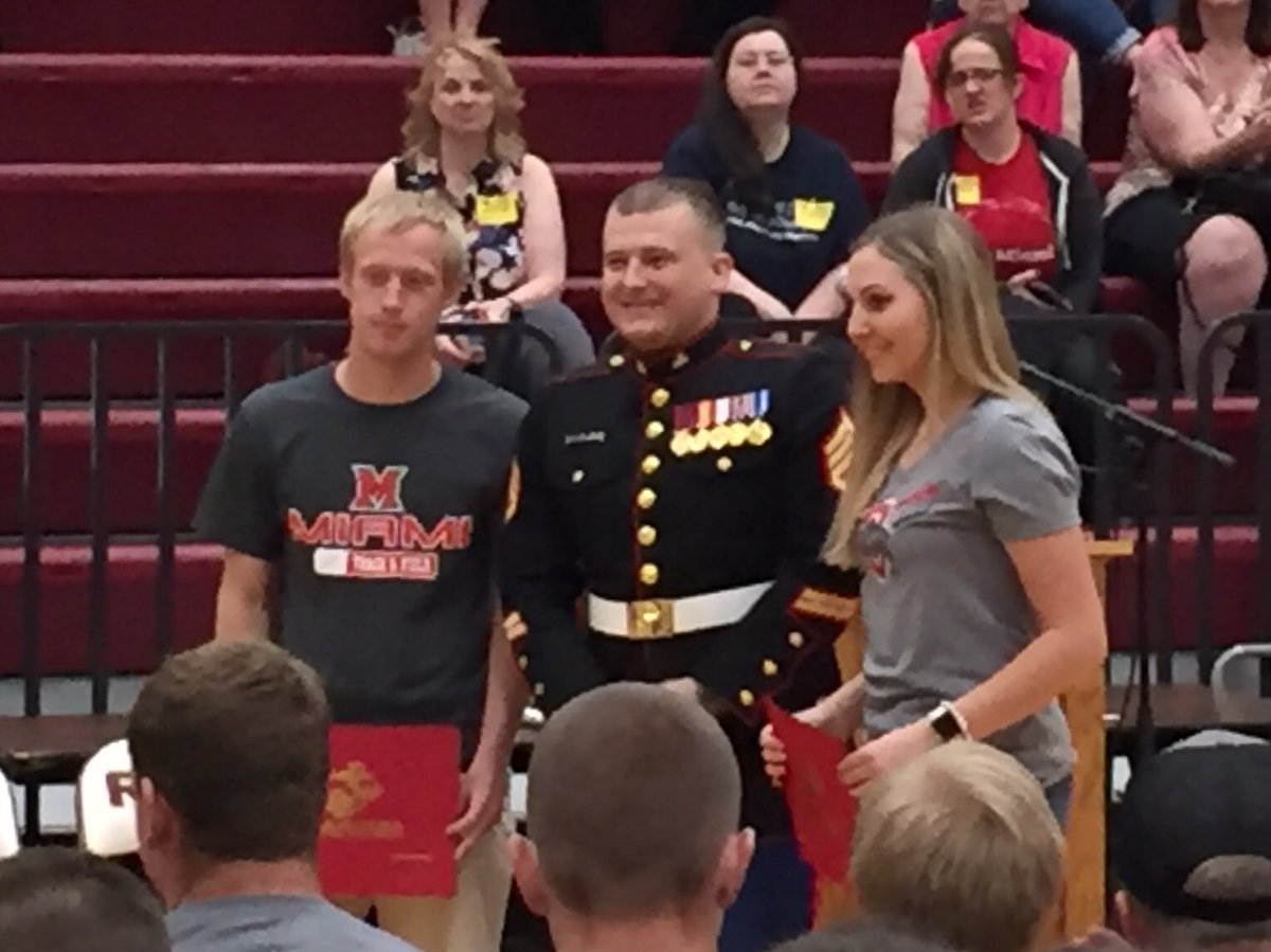 RossRamsXC's tweet photo. Micah Fields winning the USMC Distinguished Athlete Award! #hardworkrecognized https://t.co/zlHyEPEMiJ