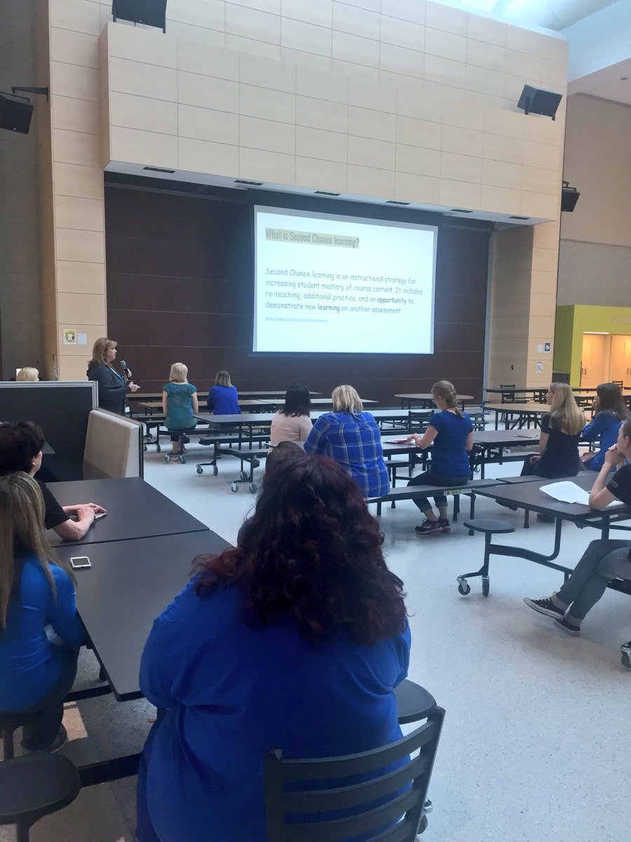 JustinAglio's tweet image. Happening NOW: Teacher Action Research presentation @MontourSD w/ @JPostufka2ndFG! 
Topic: Second Chance Learning! #LearnLab #RemakeLearning #RemakeTeaching #RemakeDays #MontourProud