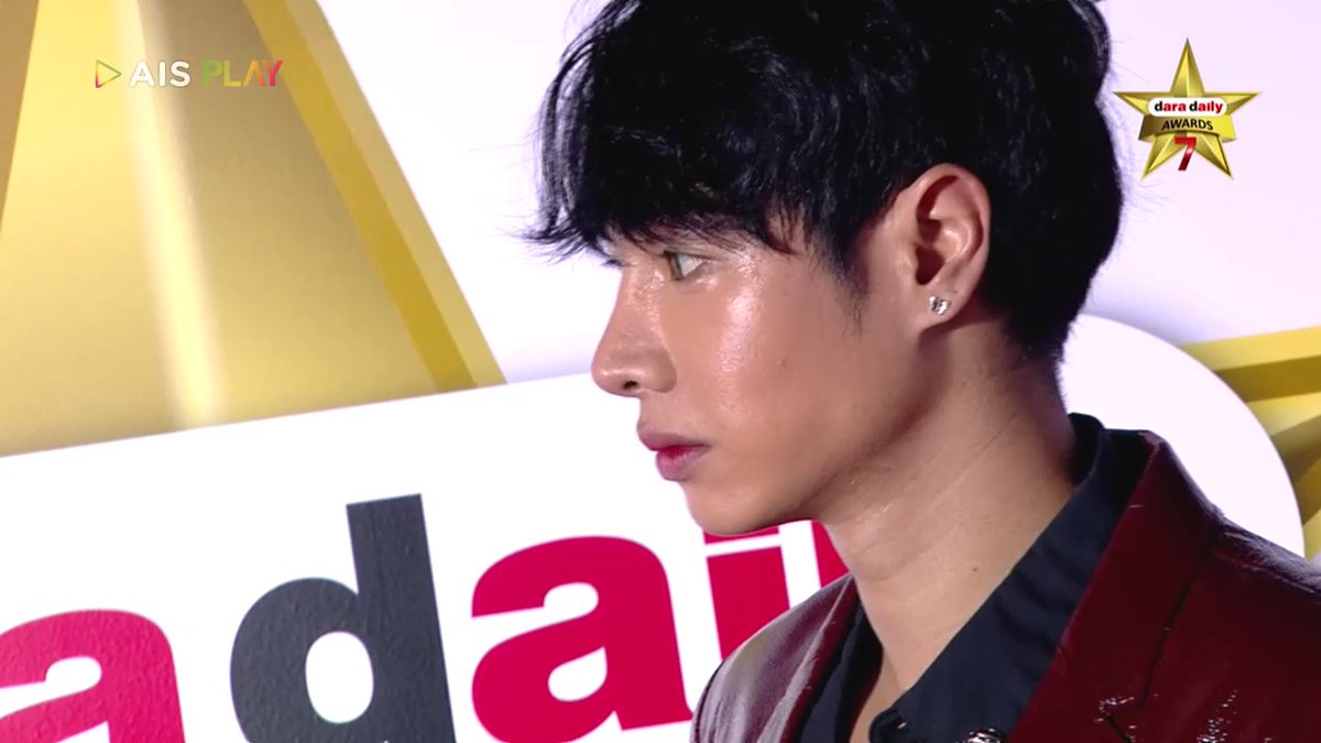 ohkays_'s tweet photo. คุณหลวงก็มาาาา #เป็กผลิตโชค #daradailyAwards7 #DDA7 https://t.co/UGz3nZGCqb