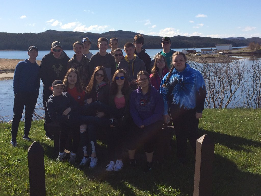kampbell66's tweet image. @TATwolves @NLESDCA Beautiful day to take Math 9 outside #reallifemath #math9 #mathinaction