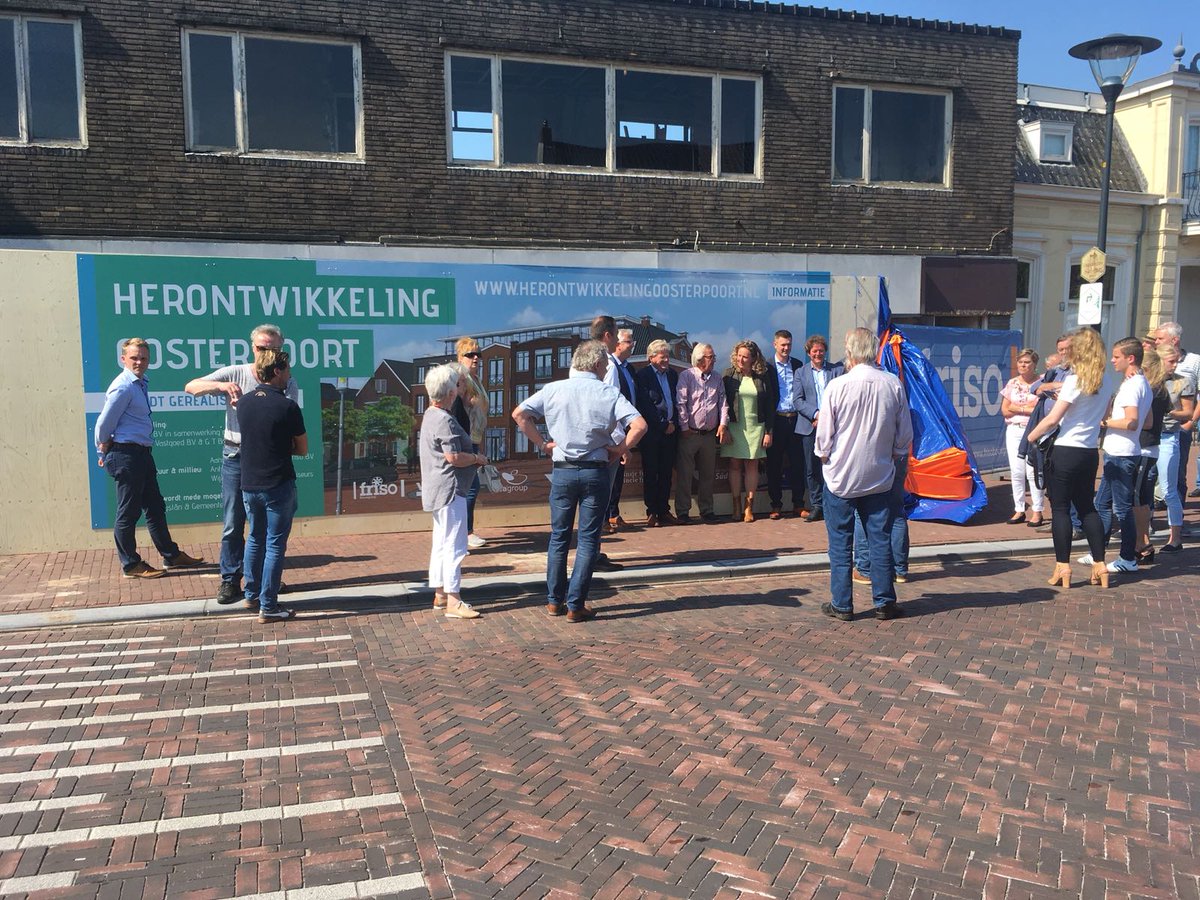 De #VRexperience van ons ontwerp zelfs op locatie bij de start #herontwikkeling Oosterpoort <a href="/Sneek/">Nick</a> <a href="/gemeenteswf/">Súdwest-Fryslân</a>. Vooraf ervaren wat er zal worden gebouwd door <a href="/Frisobouwgroep/">Friso Bouwgroep</a> !