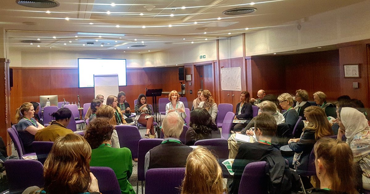 Engaging fishbowl workshop <a href="/MERH2018/">M.h</a> asking 'Is the right to healthcare for refugees and undocumented migrants an equal right?' Great hearing perspective from Germany @UofBielefeld #protectingrights #missingchildren #lostinmigration #MERH2018