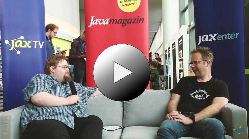 JAXenter's tweet photo. „Die Containerisierung wird zu einer Art Commodity“ https://t.co/mLLXN3zWyj @ro14nd #docker #container #kubernetes #openshift #k8s #interview #cloud #containerisierung #jaxcon #jax2018 https://t.co/KOseNTsyvm