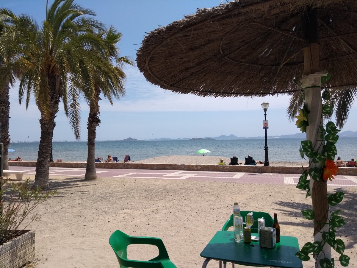 BuildingSMurcia's tweet photo. As it's Friday ...... Quick lunch stop here! #asitsfriday #beachbar #losalcazares #beautifulview #buildingservicesmurcia https://t.co/0JjrBkpnwE