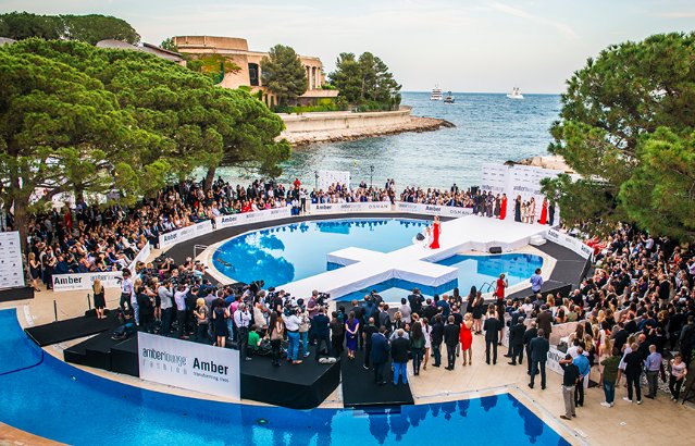 JetCandyTravel's tweet photo. Just one week to go to our collaboration with @AmberLoungeLtd &amp; @jetsmarter We're looking forward to coming over to help global travellers w the drag of #jetlag at the #MonacoGP.#Countdown #easytodo #jetcandytravel #jetlagremedy #worldtravel #highprofiledate #nojetlagwithjetcandy https://t.co/MOScWOpK5N