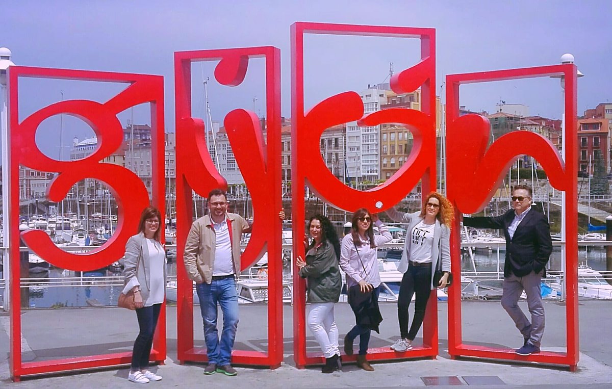 gunigr's tweet photo. Equipo de Rehabilitación 🔝😎☀ #SERMEF #56Congreso #Gijon @telillotres @JesfiJesus https://t.co/YQMtwCqJim