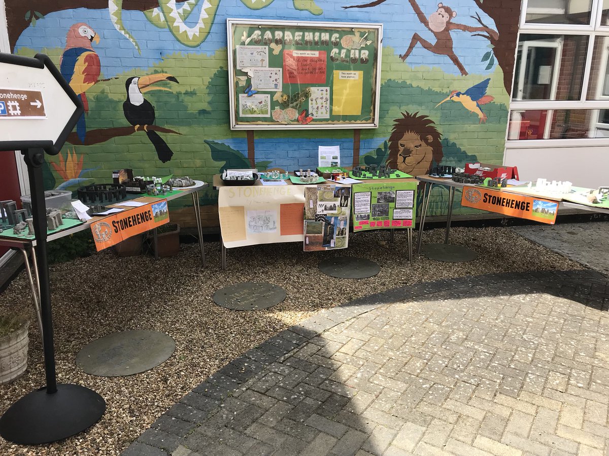 wallacefieldsjs's tweet image. Stonehenge exhibits out on display for Y3 assembly today - they’re amazing!