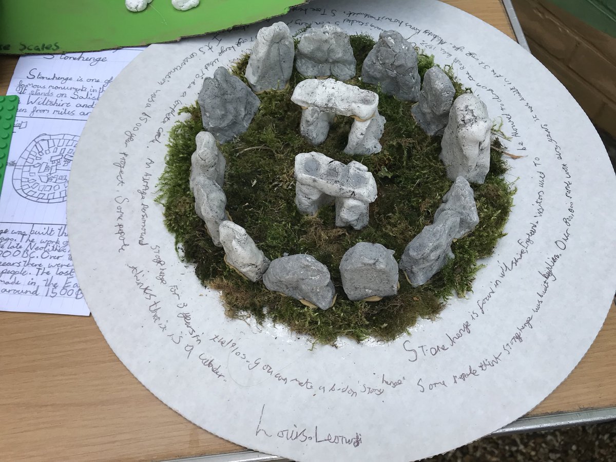 wallacefieldsjs's tweet image. Stonehenge structures by Y3!. Superb job!